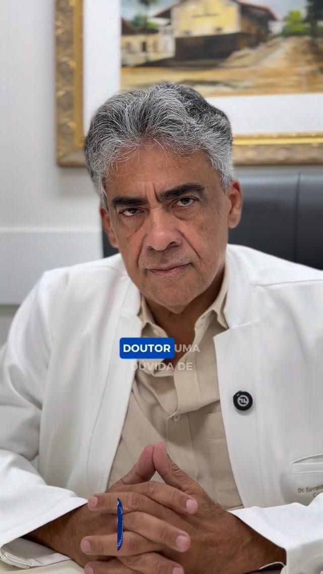 Respirar deveria ser algo simples…
Mas, para quem está em tratamento contra o câncer, qualquer mudança na respiração precisa ser levada a sério.

Tosse que não passa, cansaço diferente, dor ao respirar… às vezes parece só algo leve, mas pode ser um sinal importante do corpo pedindo atenção.

Cuidar de quem enfrenta o câncer também é estar atento aos pequenos sinais do dia a dia.
Diagnóstico precoce muda caminhos, reduz riscos e salva vidas.

Se você ou alguém da sua família está em tratamento e percebeu sintomas respiratórios novos, não espere piorar. Procure avaliação.
Cuidado também é presença, escuta e ação no tempo certo. 💙

#tosepersistentenolacienteoncogico #toxicidadepulmonarnopacientepulmonar #emboliaoulmonarnopacienteoncologico #cudidadosnospacientesemtratamento decancer #sintomasrespiratoriosecancer