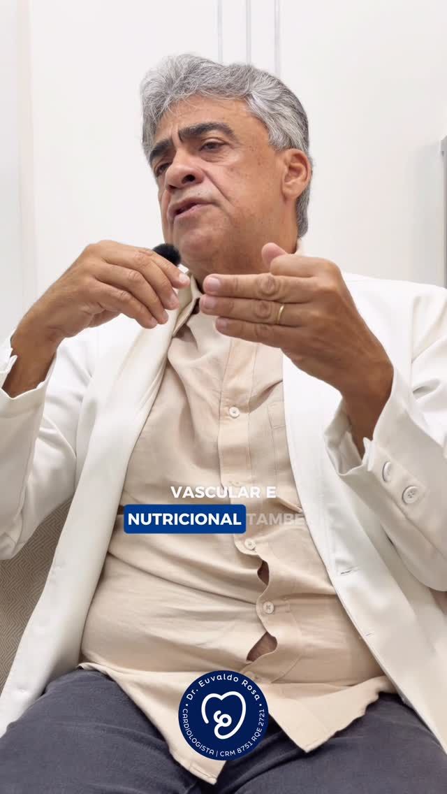 Cirurgia em pacientes idosos exige mais do que técnica: exige cuidado, atenção e preparo em cada detalhe. 💙

O acompanhamento pré e pós-operatório faz toda a diferença para uma recuperação mais segura, confortável e tranquila. Antes da cirurgia, é fundamental avaliar doenças já existentes, revisar medicações, cuidar da alimentação e preparar o corpo e a mente para o procedimento.

No pós-operatório, o suporte continua sendo essencial: controle da dor, hidratação, mobilização adequada, prevenção de infecções e acompanhamento próximo ajudam a reduzir complicações e acelerar a recuperação.

Cada paciente tem sua história, suas limitações e suas necessidades. Por isso, um cuidado humanizado e individualizado é indispensável em todas as etapas. ✨

Cuidar bem antes também é cuidar bem depois. 🙏🏽

#CirurgiaSegura #PacienteIdoso #CuidadosPréOperatórios #PósOperatório #SaúdeDoIdoso EnvelhecimentoSaudável CuidadoHumanizado Medicina Saúde Recuperação QualidadeDeVida