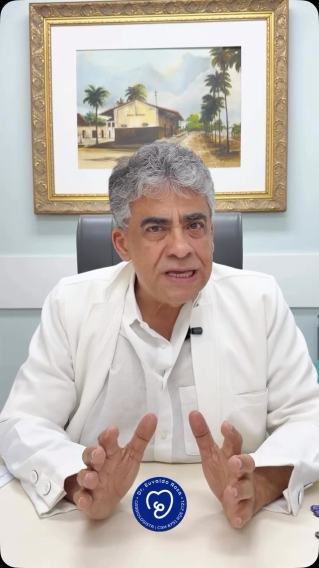 Nem sempre a idade que aparece no documento é a mesma idade do seu corpo.

Existem pessoas de 70 anos cheias de energia, independentes e ativas. E existem pessoas de 50 anos que já convivem com limitações, cansaço constante e várias doenças.

A diferença muitas vezes não está apenas na genética. Algumas condições aceleram o envelhecimento do organismo e podem roubar anos de qualidade de vida sem que a gente perceba.

A boa notícia? Quanto mais cedo identificamos esses fatores, maiores são as chances de envelhecer com saúde, autonomia e disposição.

#LongevidadeSaudavel #EnvelhecimentoSaudavel #SaudeDoIdoso #PrevencaoEmSaude #QualidadeDeVida
