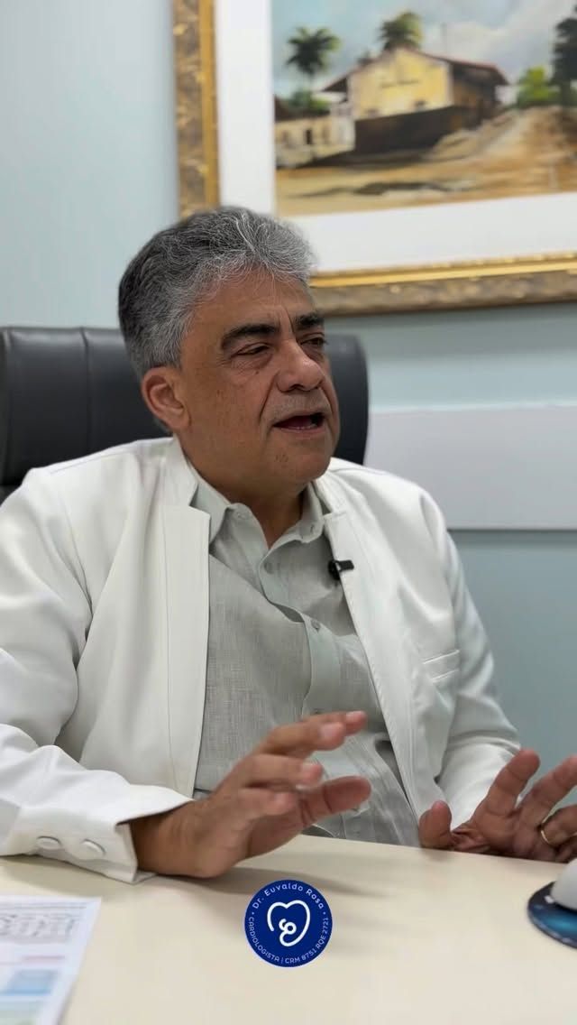 A idade, por si só, não define o que um paciente pode ou não pode fazer.

Neste caso, acompanhamos uma paciente de 97 anos e 8 meses, diagnosticada com câncer de mama, que após uma avaliação cuidadosa da sua autonomia, condição clínica e qualidade de vida, optou pela cirurgia.

Mais do que olhar para a idade no documento, é preciso olhar para a pessoa: sua história, sua independência, seus desejos e o que faz sentido para ela.

Cuidar também é respeitar escolhas. ❤️