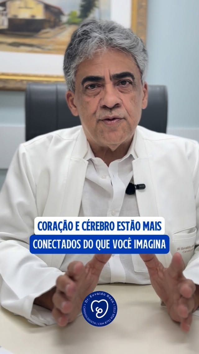 Coração e cérebro estão mais conectados do que você imagina. ❤️🧠

Às vezes, o paciente chega ao consultório falando de dor no peito… mas por trás disso existe ansiedade, estresse, noites mal dormidas.
Outras vezes, vem por queixas de memória, cansaço mental… e encontramos fatores de risco cardiovascular silenciosos.

A verdade é que não existe saúde do coração sem cuidar da mente — e nem saúde do cérebro sem um coração saudável.

Pressão alta, diabetes, colesterol elevado e até o estresse crônico podem impactar diretamente o funcionamento do cérebro. E o contrário também acontece: emoções, ansiedade e depressão influenciam o coração mais do que muita gente imagina.

Cuidar da saúde não é tratar órgãos isolados.
É olhar o paciente como um todo.

Se você quer envelhecer com qualidade, autonomia e clareza mental… comece hoje: cuide do seu coração e do seu cérebro juntos.

📌 Informação é o primeiro passo. Avaliação individualizada é essencial.

#SaudeIntegrada #CoracaoECerebro #Prevencao #EnvelhecimentoSaudavel #QualidadeDeVida