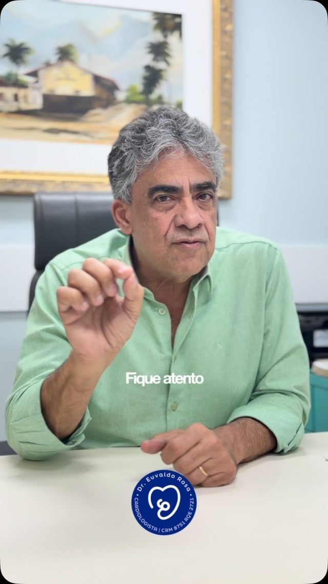 Medicamentos usados no tratamento da demência, como a donepezila, podem trazer benefícios importantes, mas também exigem atenção aos possíveis efeitos cardiovasculares.

Neste vídeo, compartilho o caso de uma paciente de 78 anos com Alzheimer que, após iniciar a medicação, apresentou bradiarritmia e síncope, sofreu uma queda e acabou fraturando o fêmur.

Um alerta importante: acompanhar possíveis efeitos colaterais e manter o acompanhamento médico é fundamental para garantir mais segurança durante o tratamento.

#Alzheimer #Demência #Cardiologia #Saúde #Medicina